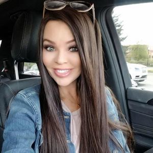 Meet your Posher, Suzanne